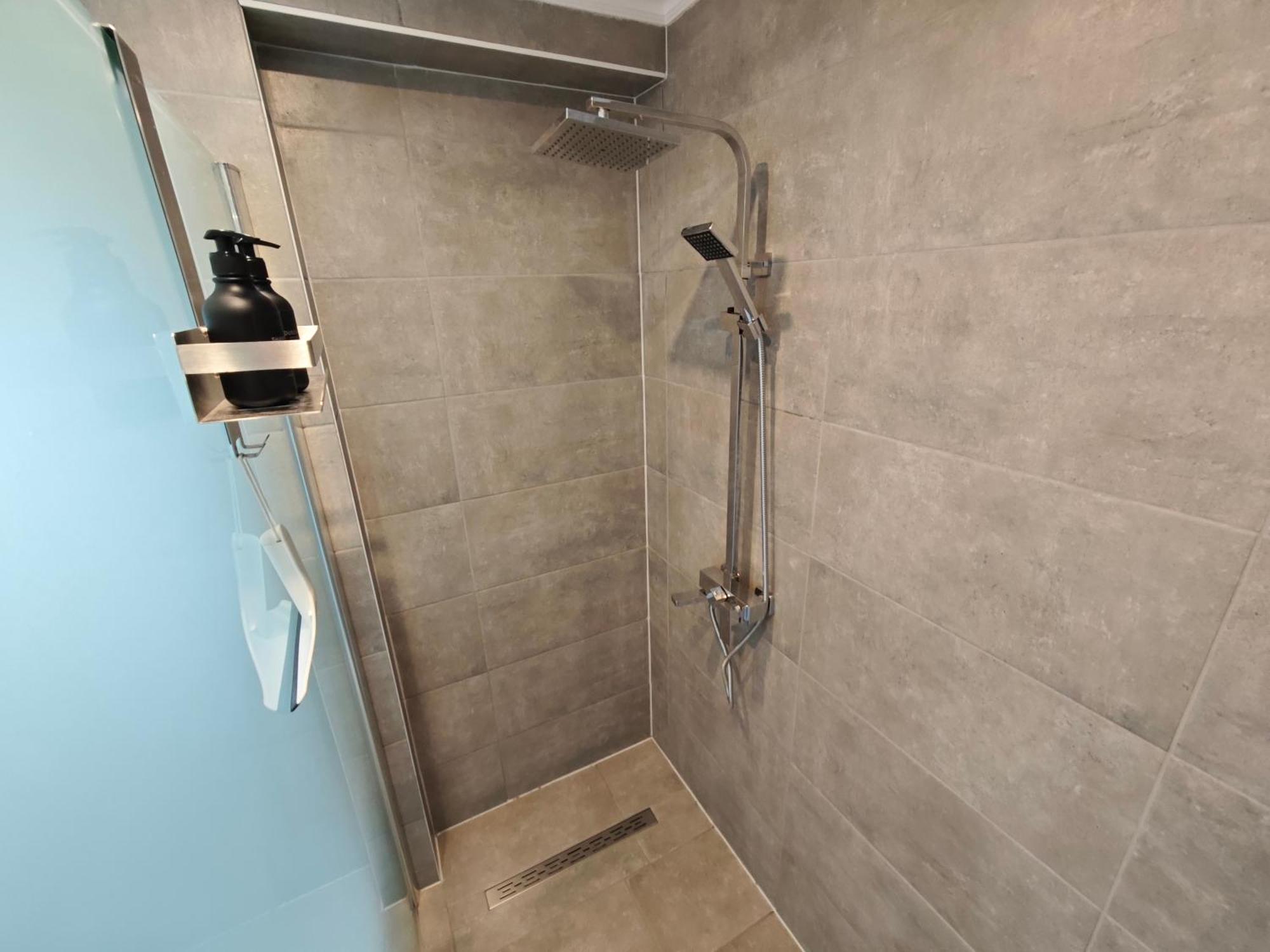 Fh-Naehe: Modernes Apt Mit Balkon Hof  Exterior photo