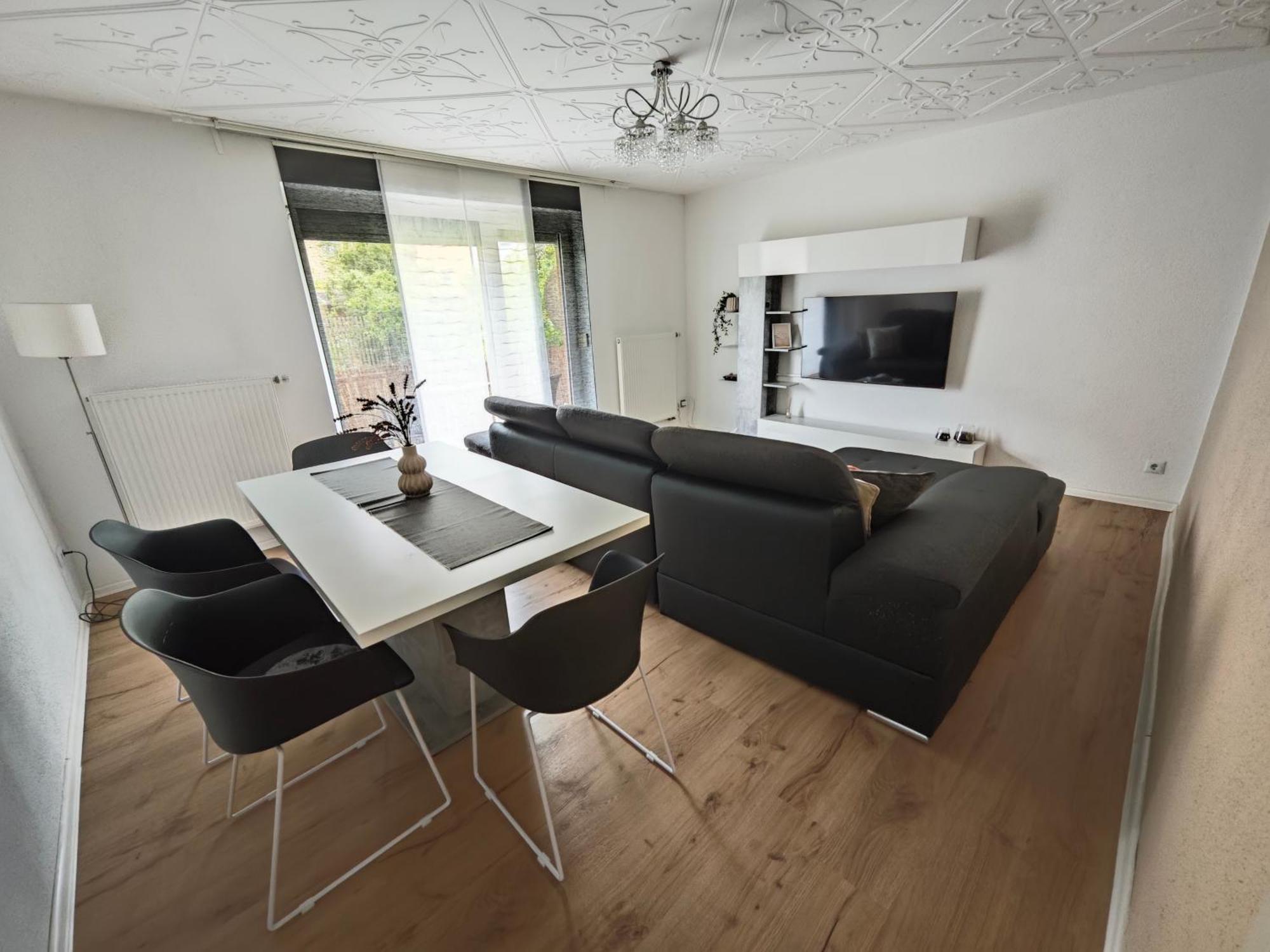 Fh-Naehe: Modernes Apt Mit Balkon Hof  Exterior photo